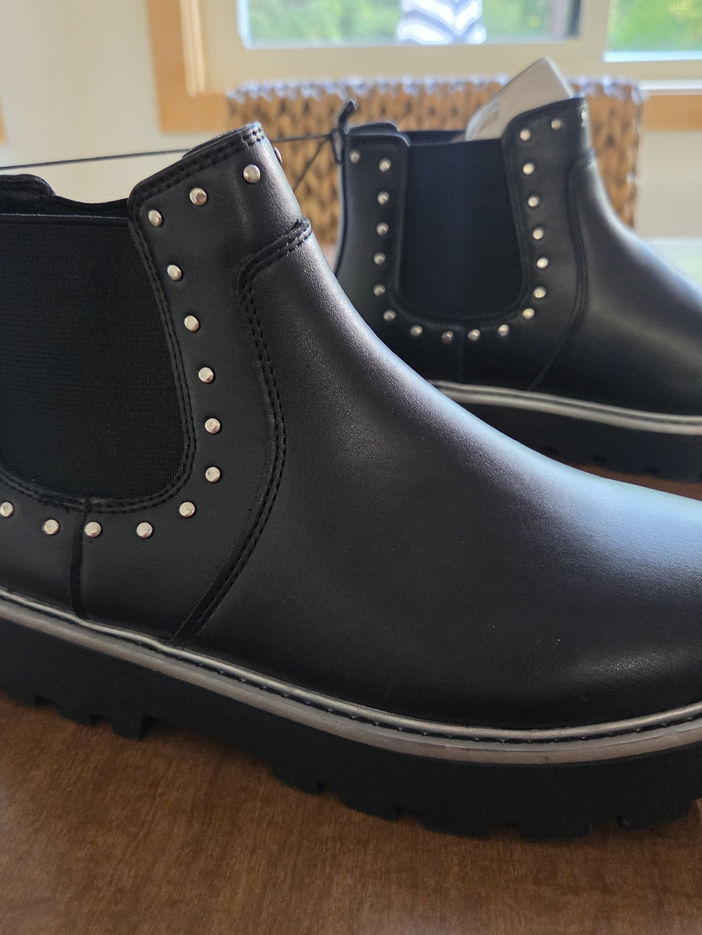 wonder nation Black Studded Chelsea Boots for Kids